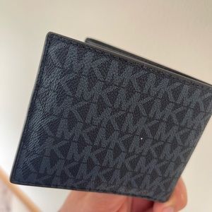 Harrison Logo Billfold Wallet With Passcase